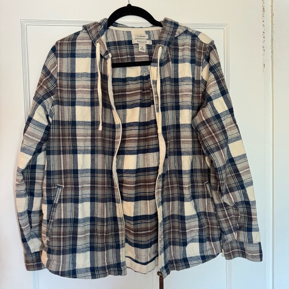 L.L. Bean Relaxed Fit Flannel Hoodie - Picture 1 of 5